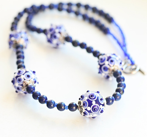 Náhrdelník z vinutek a lapis lazuli — foto 5