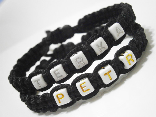 Náramek s textem - na přání (macramé) — foto 3