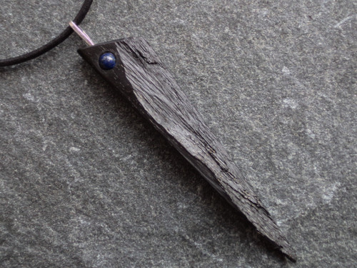 Dřevěný šperk - eben a lapis lazuli — foto 3