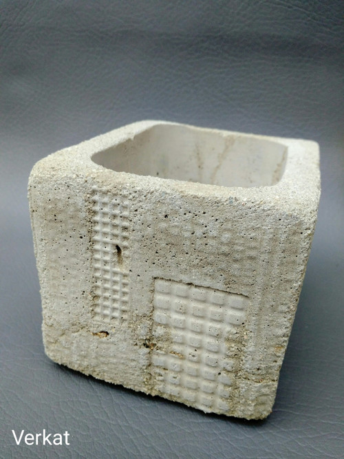 Betonový květináč — foto 2
