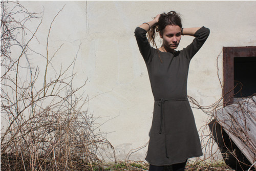 Zimní vlněné šaty — foto 4