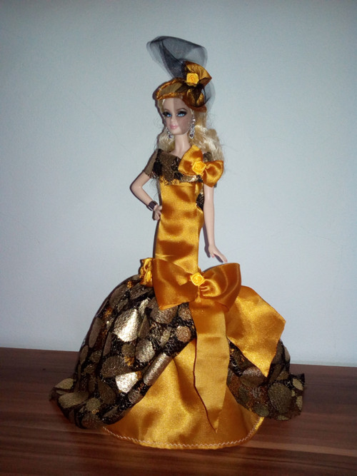 Zlaté šaty pro Barbie — foto 2