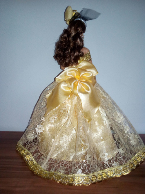 Žluté šaty pro Barbie — foto 2