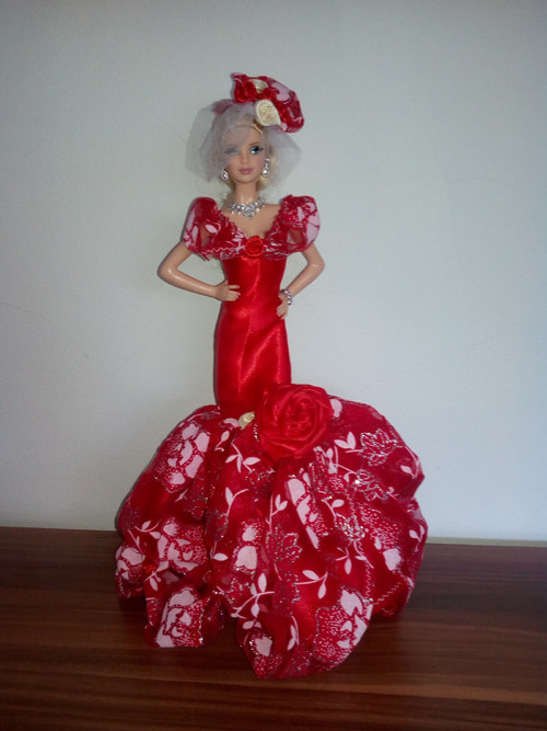 Výprodej - Červené šaty pro Barbie — foto 2