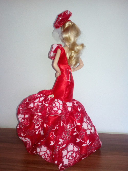 Výprodej - Červené šaty pro Barbie — foto 3