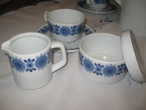 Porcelánový servis s modrotiskovým vzorem — foto 5