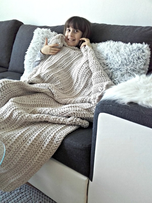 Háčkovaná HYGGE DEKA latté — foto 3