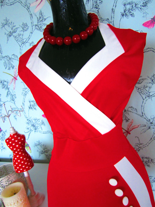 Retro red šaty — foto 2