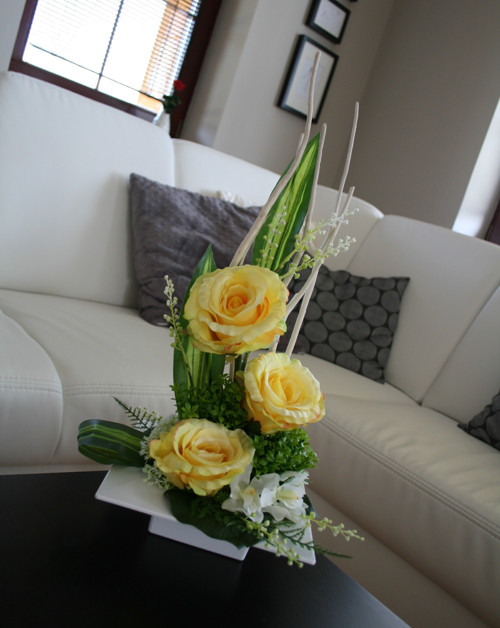 Ikebana s růžemi a orchidejemi — foto 3