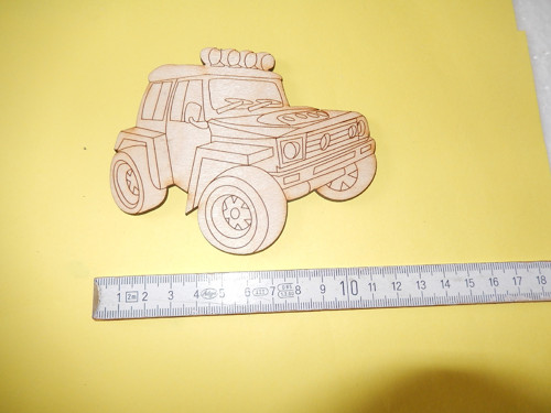 Auto jeep - dřevěný výřez — foto 2