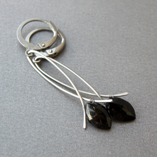 SIMPLICITY - Černý spinel — foto 3