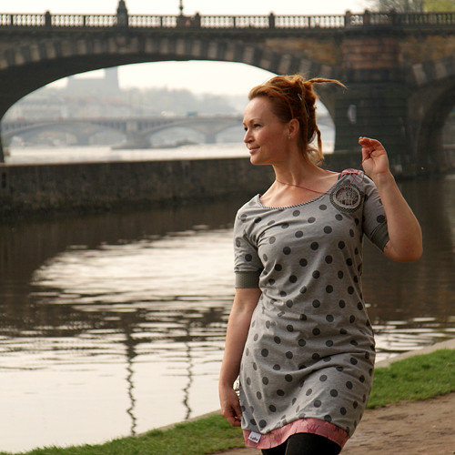 "Stříbrné sny stromů", šaty kr.r. — foto 4