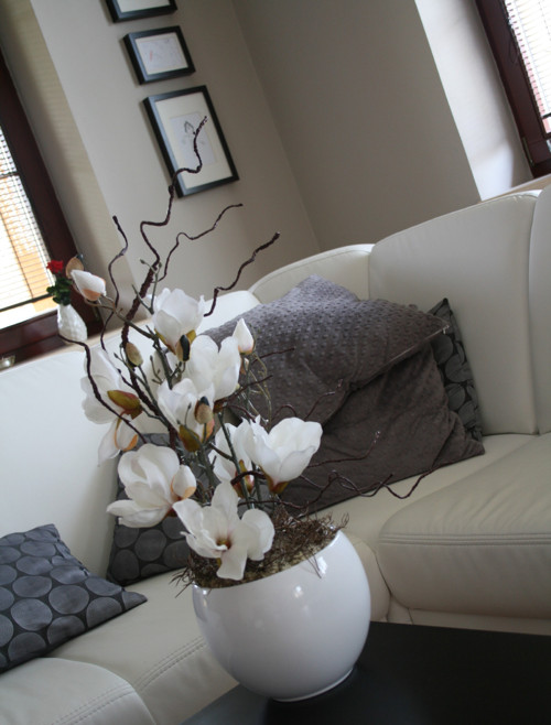Bílá koule s magnoliemi — foto 4