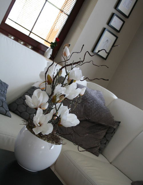 Bílá koule s magnoliemi — foto 6