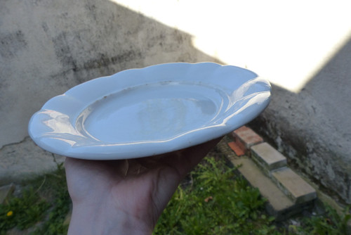 Starý selský silnostěnný talíř — foto 3