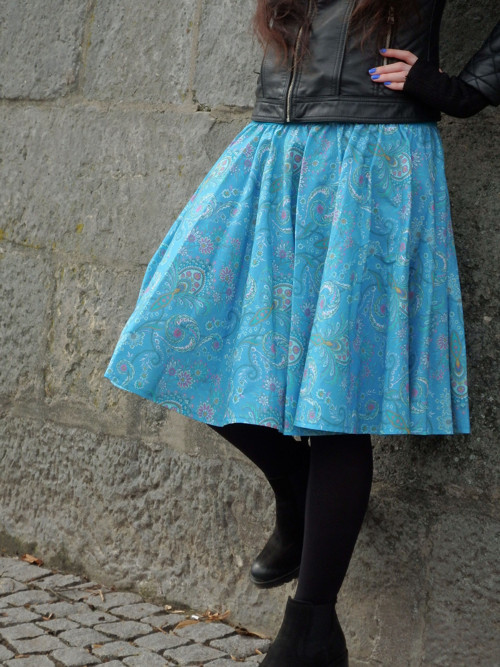Opravdická kolová, modré paisley — foto 6
