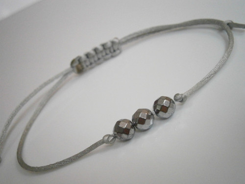 Decentní náramek s minerálem Hematit (Silver) — foto 3