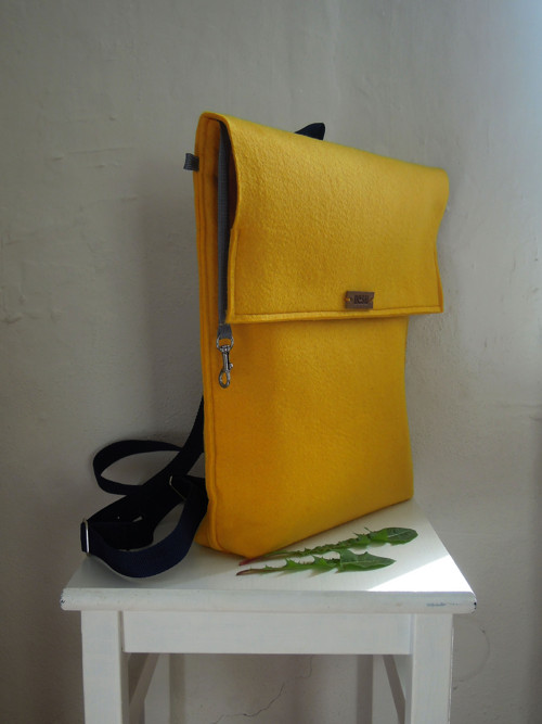 Yellow backpack — foto 4