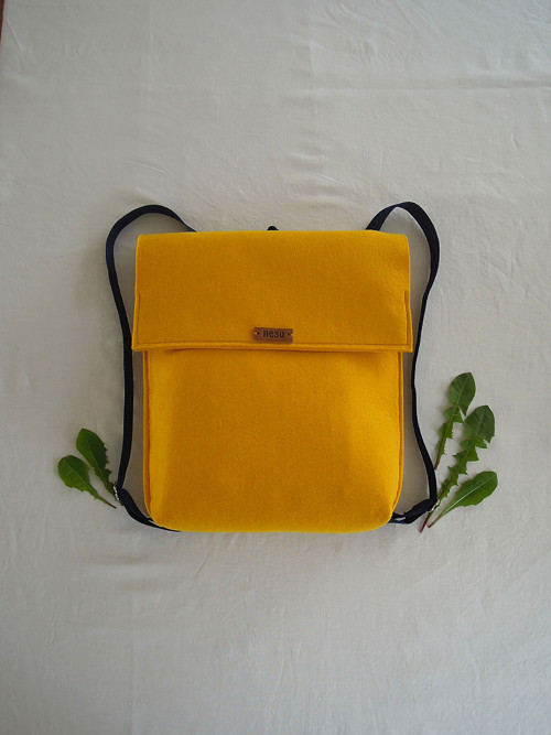 Yellow backpack — foto 2