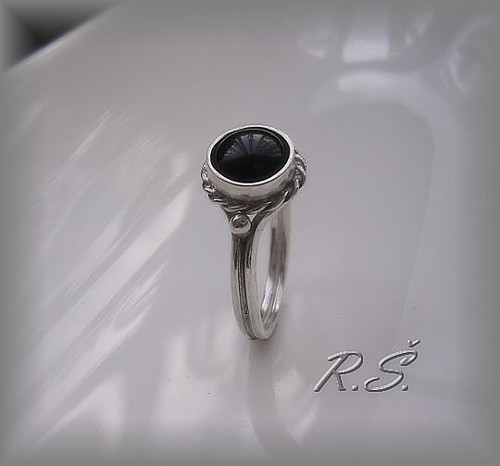 ONYX mugle 8 mm prsten do soupravy — foto 3