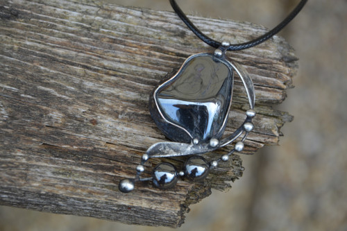 Hematitový amulet — foto 2