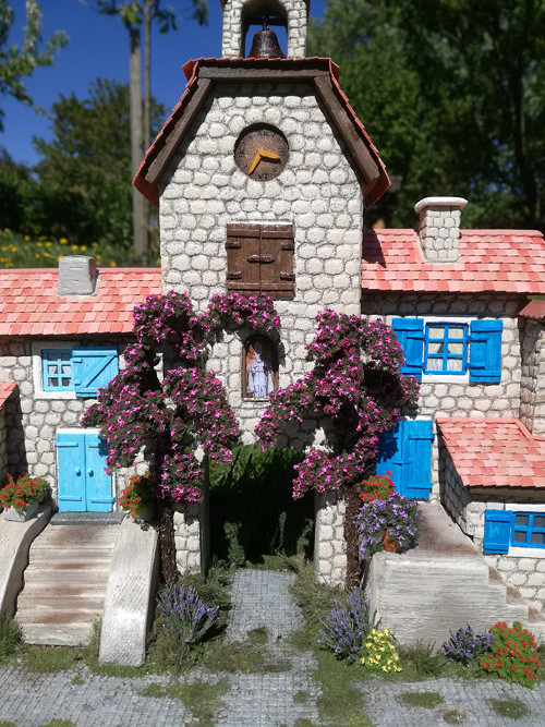 V provensálském městečku — foto 3