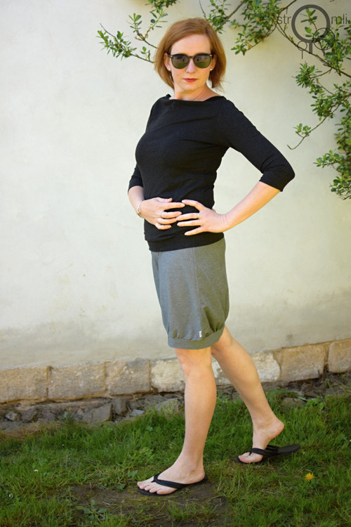 Šedá mírně do balónku, vel. M-L — foto 5