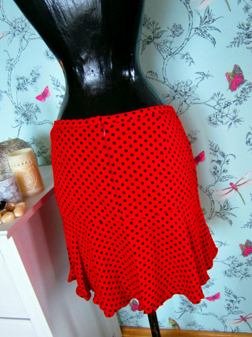 Sukýnka red&black&dots — foto 3
