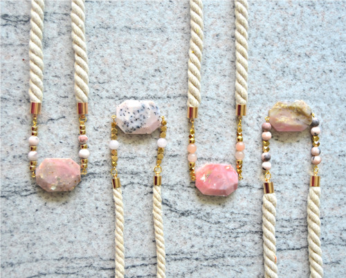 Náhrdelník GOLD BEADS PINK OPAL — foto 5