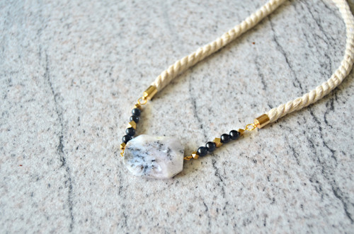Náhrdelník Gold Black Thin Rope Opal — foto 3