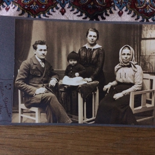 Tři generace - kabinetka — foto 2