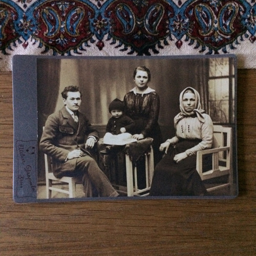 Tři generace - kabinetka — foto 3