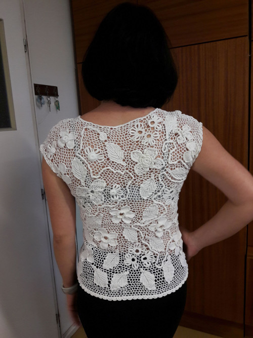 Bílá háčkovaná halenka — foto 2