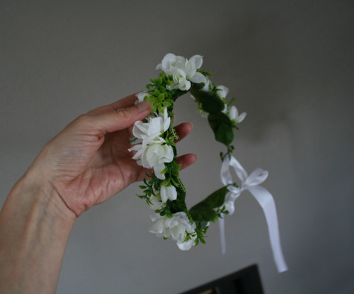 Květinový věneček bílý — foto 3