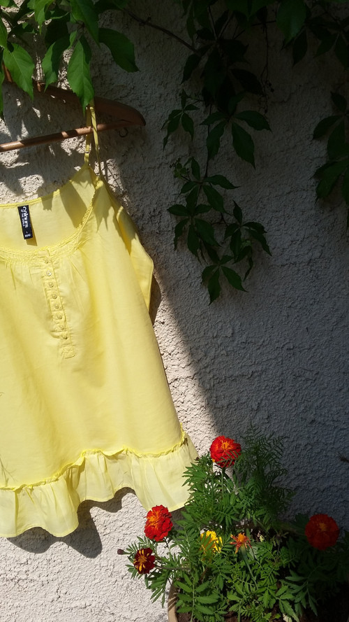 Žluťásek, tílko se šálkou — foto 3
