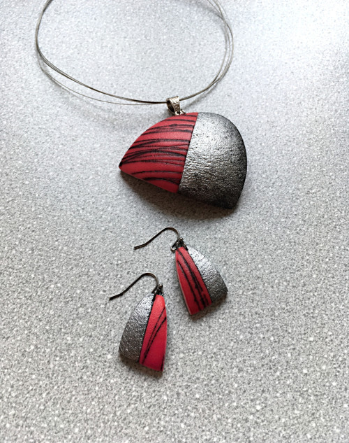 Red vs. metallic — foto 4