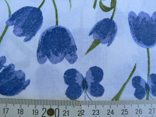Modré tulipány na bílé - 60 cm — foto 2
