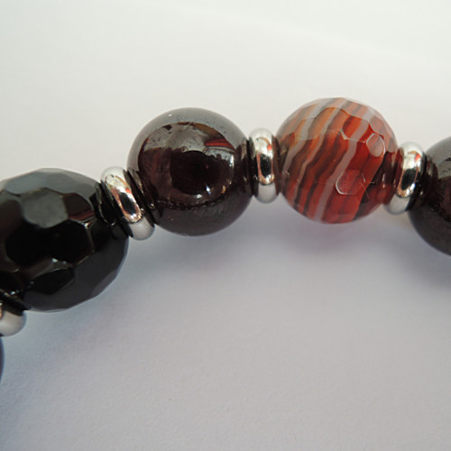 ...sebevědomý... Onyx, sardonyx a granát — foto 4