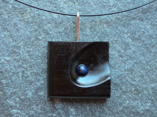 Dřevěný šperk - Neptun — foto 2