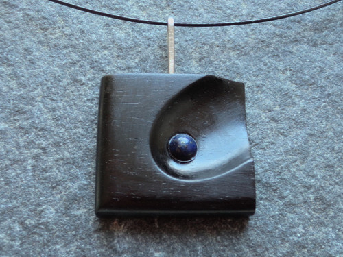 Dřevěný šperk - Neptun — foto 3