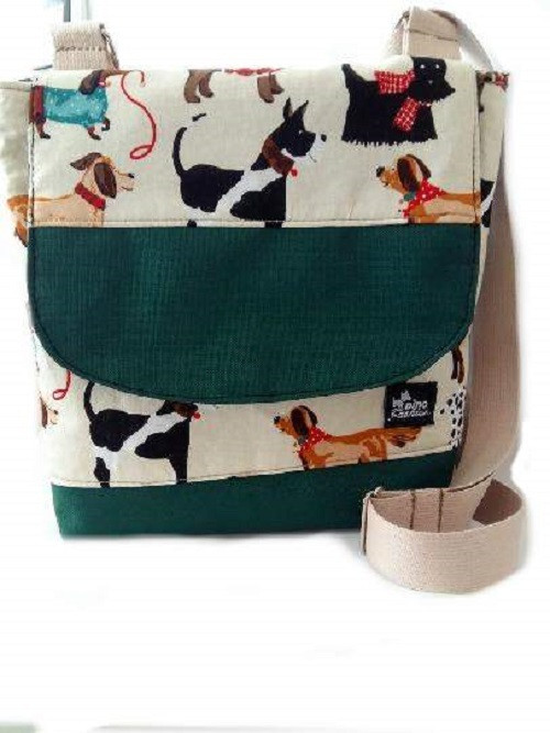 Taška flap crossbody Pejsci — foto 2