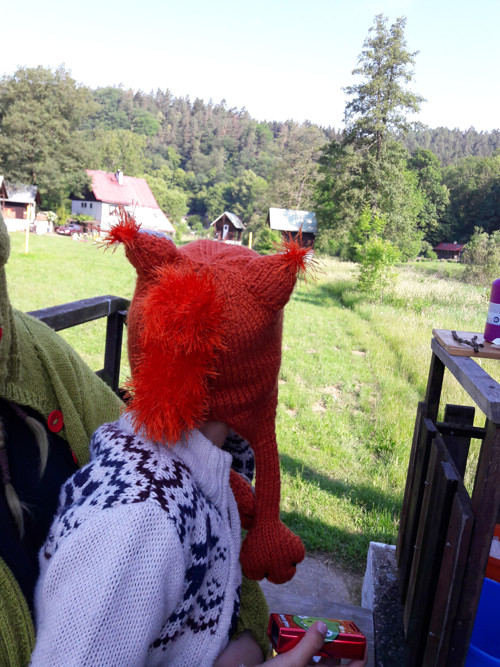 Dětská ušanka VEVERKA PRO SLEČNU VEVERKOVOU — foto 5