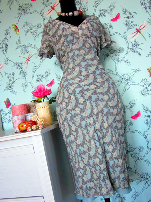 Šaty jemná elegance — foto 3