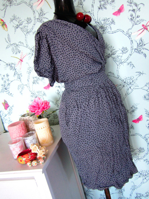 Šaty grey&black dots — foto 3