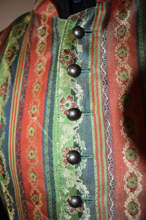 Dobová pánská hedvábná vesta — foto 5