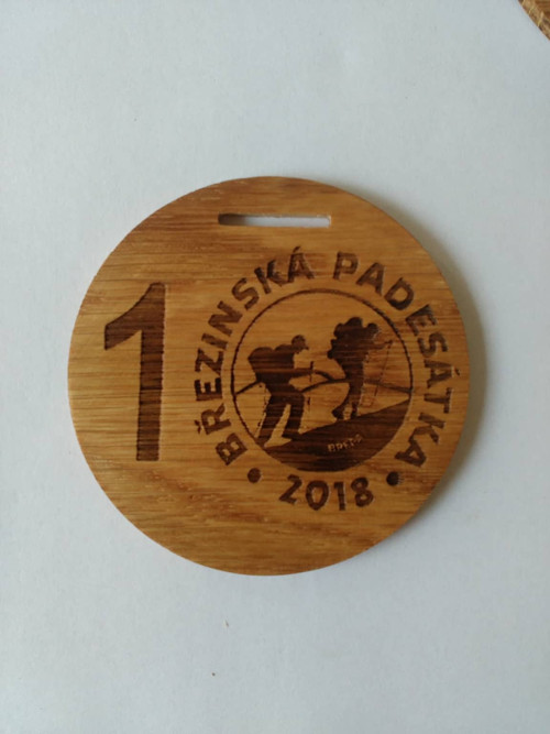 Dřevěné medaile - upomínkové předměty — foto 2