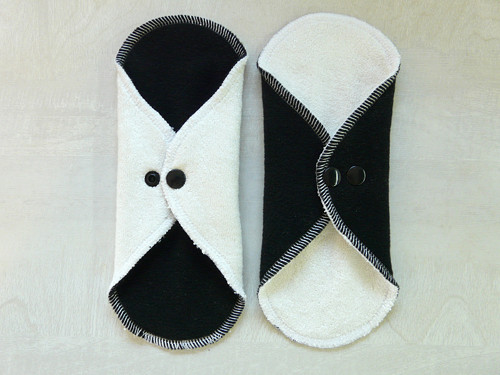 Intimní vložka - 22 cm - Černá — foto 3