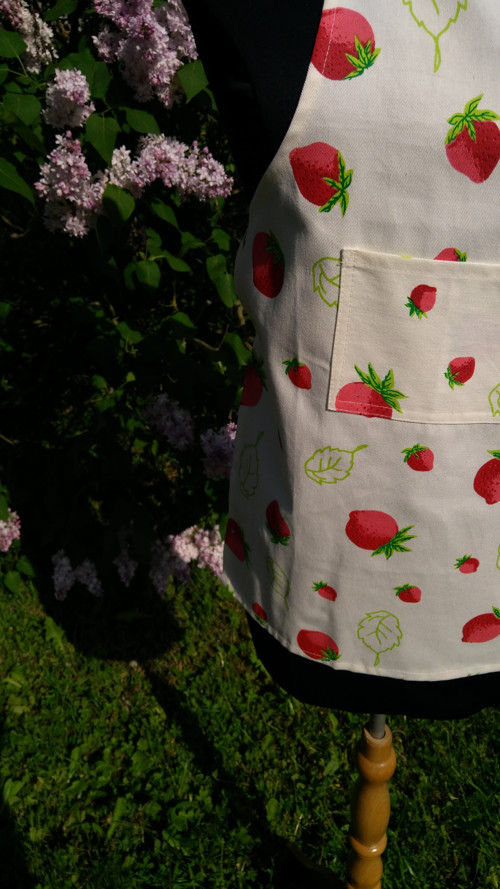 Dětská zástěrka jahůdky — foto 2