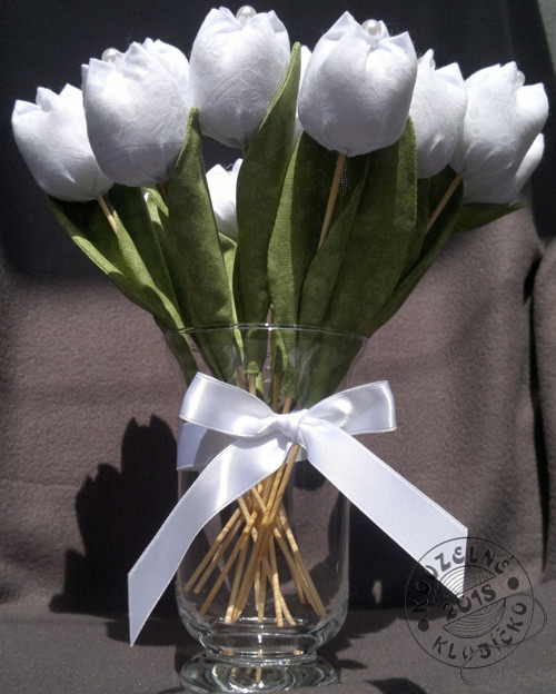 Šité tulipány bílé — foto 2
