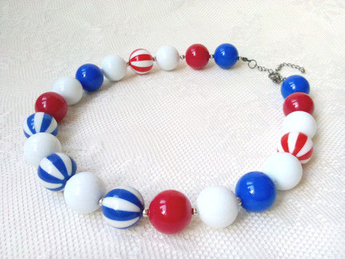 Bubblegum necklace (white/red/blue) — foto 2